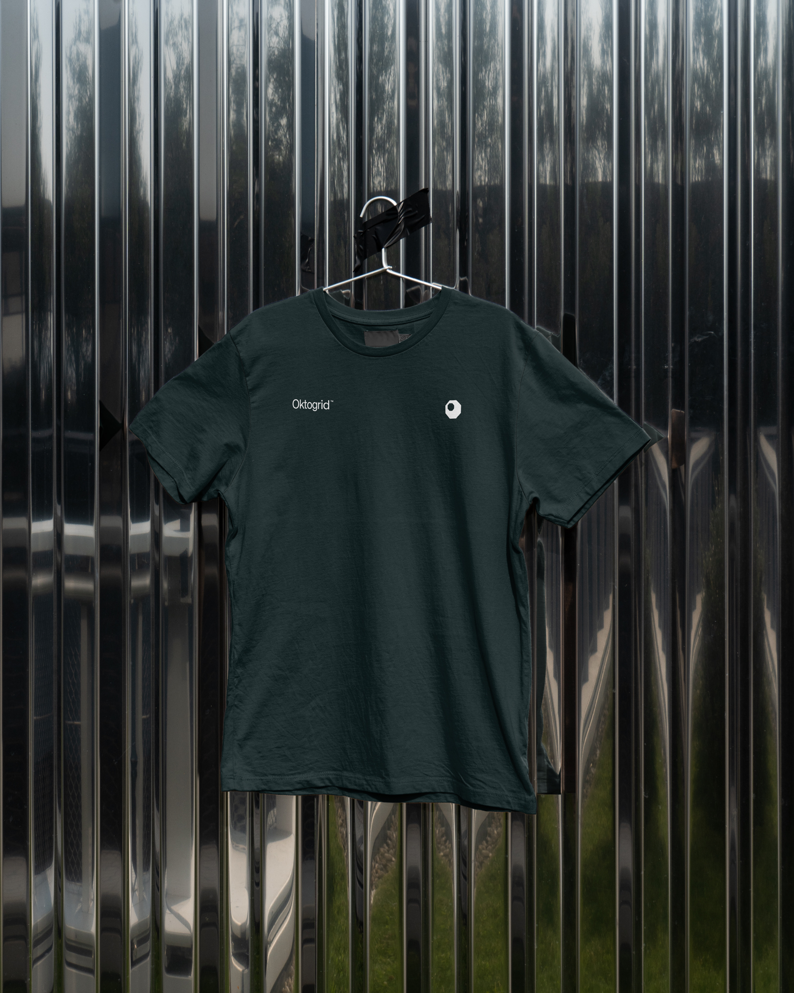 Oktogrid-tee